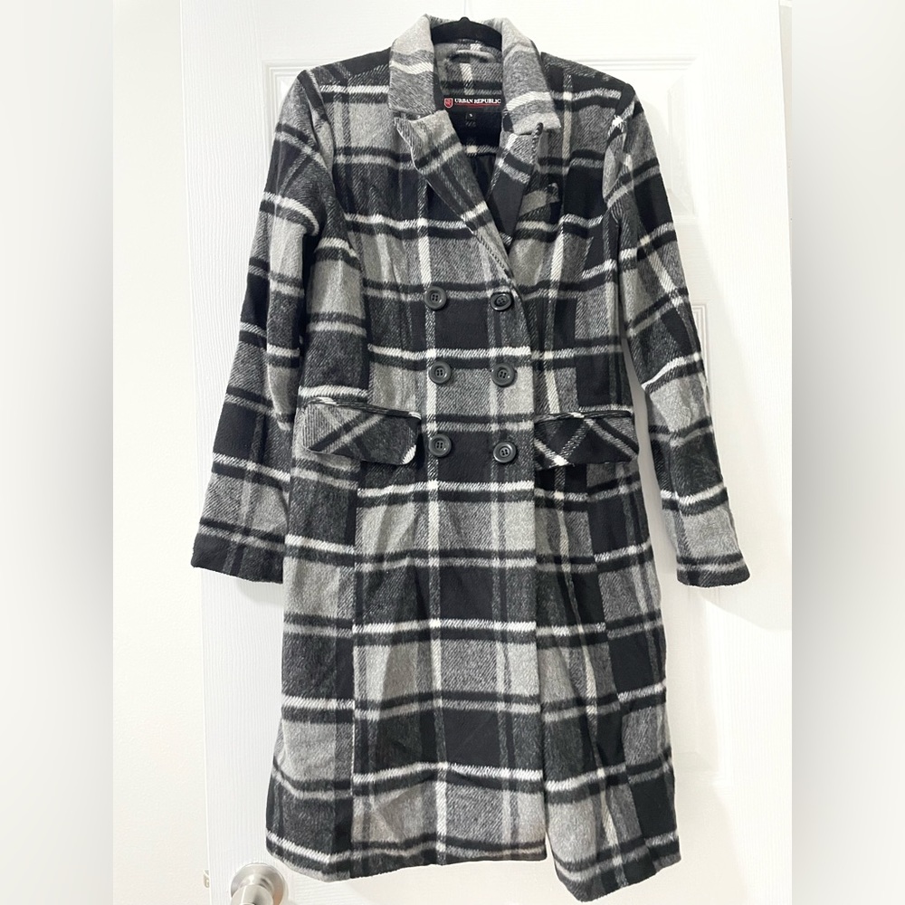 Urban Republic coat. Plaid black and white.